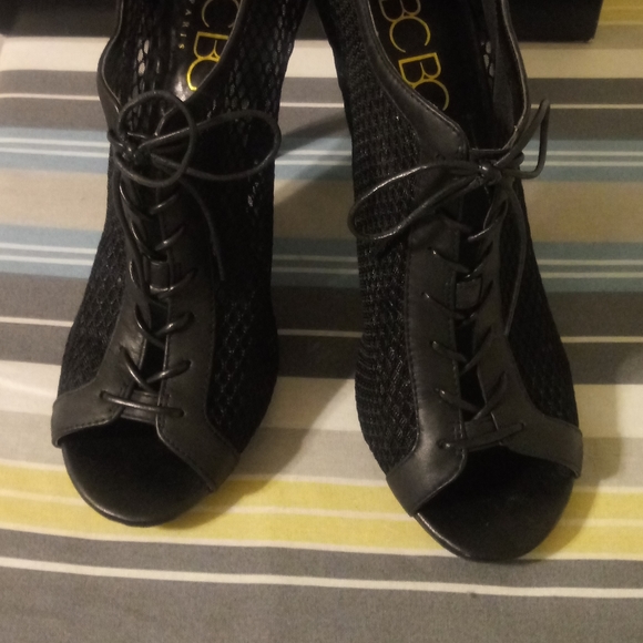 BCBG - Picture 2 of 4